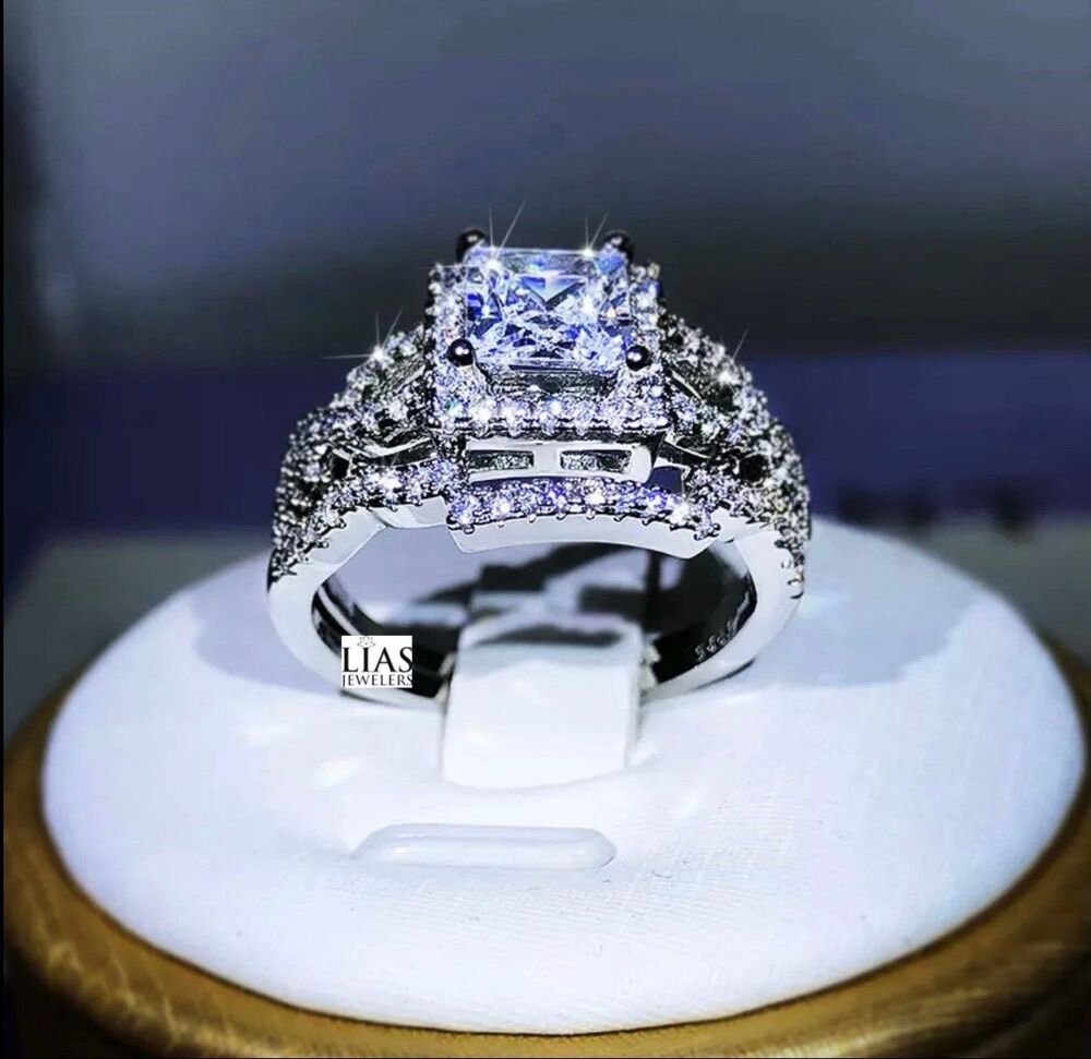 New 18k white gold wedding ring set